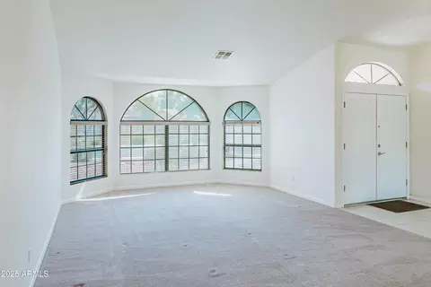 Living - 514 E Stonebridge Dr, Gilbert, AZ 85234 photo 3 of 9