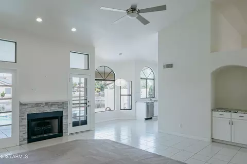 Living - 514 E Stonebridge Dr, Gilbert, AZ 85234 photo 6 of 9