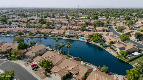 View/Area - 514 E Stonebridge Dr, Gilbert, AZ 85234 photo 14 of 16
