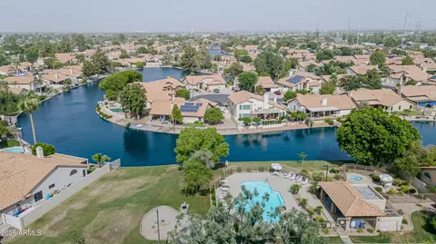 View/Area - 514 E Stonebridge Dr, Gilbert, AZ 85234 photo 12 of 16