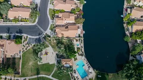 View/Area - 514 E Stonebridge Dr, Gilbert, AZ 85234 photo 9 of 16