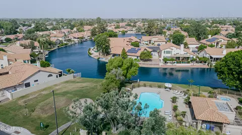 View/Area - 514 E Stonebridge Dr, Gilbert, AZ 85234 photo 13 of 16
