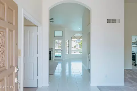 Entry Way - 514 E Stonebridge Dr, Gilbert, AZ 85234 photo 2 of 7