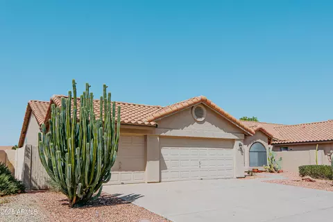 Exterior - 514 E Stonebridge Dr, Gilbert, AZ 85234 photo 1 of 6