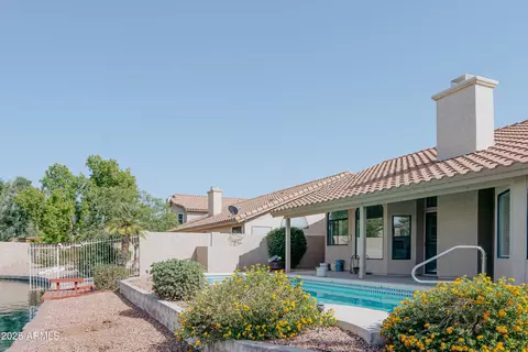 Exterior - 514 E Stonebridge Dr, Gilbert, AZ 85234 photo 3 of 6