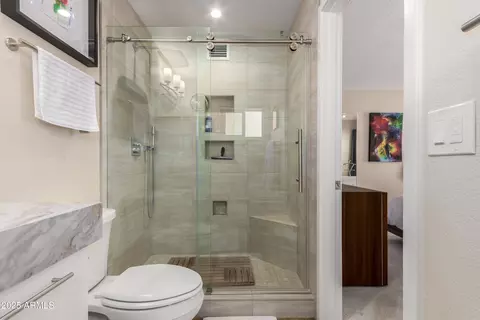 Bath - 3410 E Libby St, Phoenix, AZ 85032 photo 2 of 3
