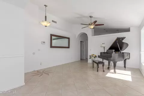 Living - 2001 E Renee Dr, Phoenix, AZ 85024 photo 3 of 7