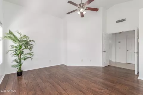 Living - 2001 E Renee Dr, Phoenix, AZ 85024 photo 2 of 7