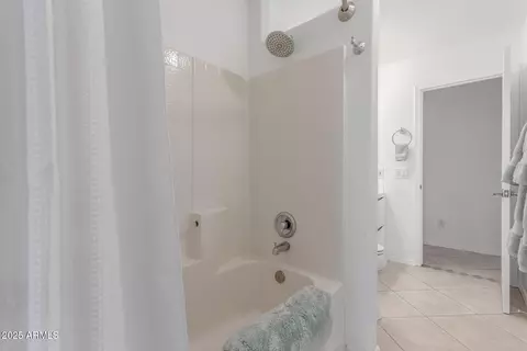Bath - 2001 E Renee Dr, Phoenix, AZ 85024 photo 2 of 2
