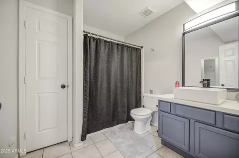 Bath - 538 N Cobblestone St, Gilbert, AZ 85234 photo 6 of 7