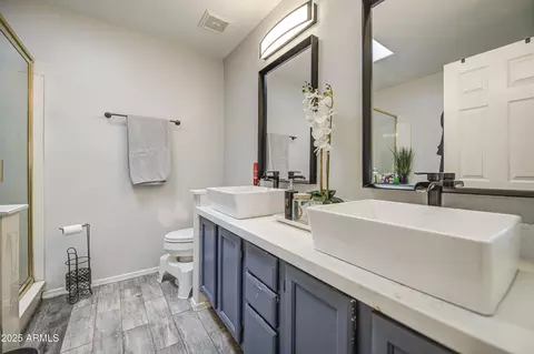 Bath - 538 N Cobblestone St, Gilbert, AZ 85234 photo 2 of 7