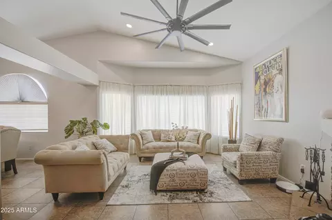 Living - 538 N Cobblestone St, Gilbert, AZ 85234 photo 1 of 7