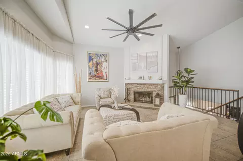 Living - 538 N Cobblestone St, Gilbert, AZ 85234 photo 3 of 7