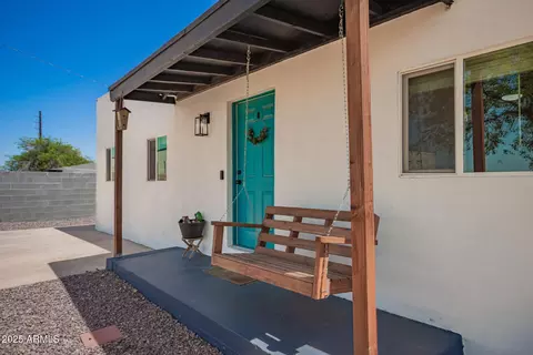 1815 Encinas Ln, Phoenix, AZ 85040