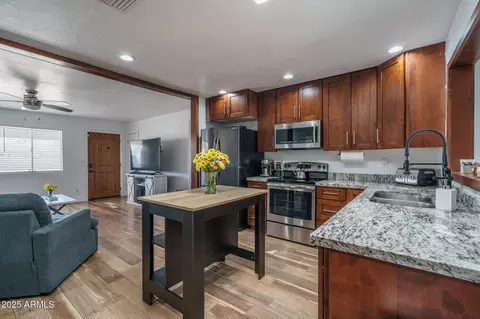 Kitchen - 3331 W Libby St, Phoenix, AZ 85053 photo 3 of 3