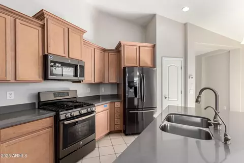Kitchen - 10208 E Theorem Dr, Mesa, AZ 85212 photo 2 of 5