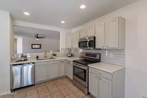 1106 E Pedro Rd, Phoenix, AZ 85042 photo 13