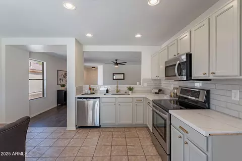 1106 E Pedro Rd, Phoenix, AZ 85042 photo 14
