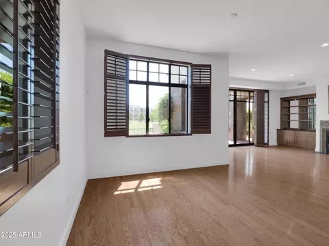 Living - 2 Biltmore Est #115, Phoenix, AZ 85016 photo 9 of 13