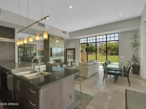 Kitchen - 2 Biltmore Est #115, Phoenix, AZ 85016 photo 5 of 6