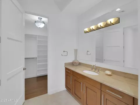 Bath - 2 Biltmore Est #115, Phoenix, AZ 85016 photo 3 of 8