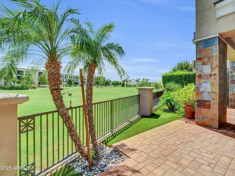 2 Biltmore Est #115, Phoenix, AZ 85016