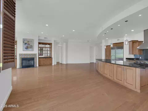 Living - 2 Biltmore Est #115, Phoenix, AZ 85016 photo 10 of 13