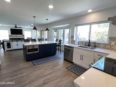 Kitchen - 2205 E Granite View Dr, Phoenix, AZ 85048 photo 4 of 4