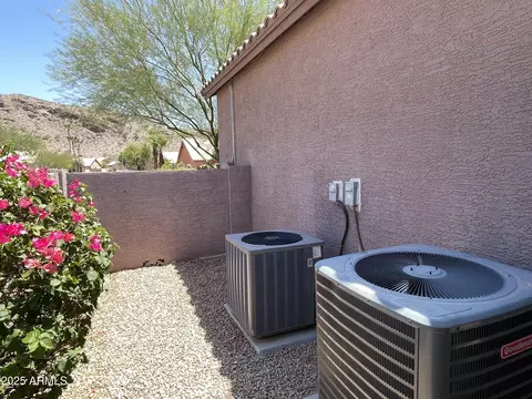 Exterior - 2205 E Granite View Dr, Phoenix, AZ 85048 photo 4 of 8