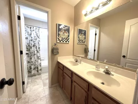 Bath - 2205 E Granite View Dr, Phoenix, AZ 85048 photo 2 of 6
