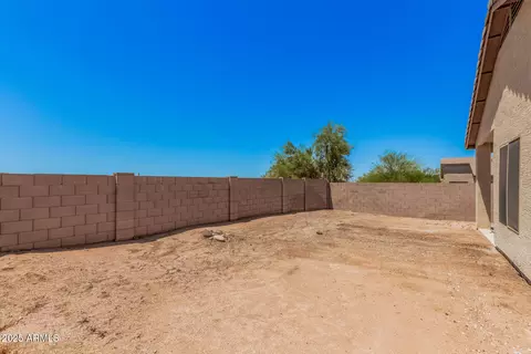 Exterior - 4701 E Prickly Pear Trl, Phoenix, AZ 85050 photo 4 of 6