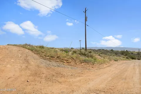 9180 E Wolf Rd #3, Dewey, AZ 86327