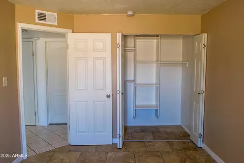 2007 N 67th Dr, Phoenix, AZ 85035 photo 4