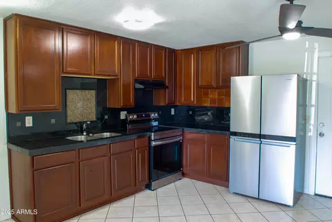 2007 N 67th Dr, Phoenix, AZ 85035