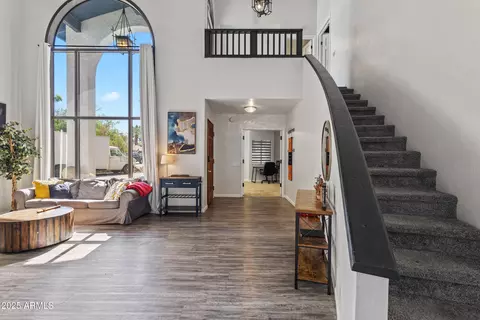 Entry Way - 4536 N 18th Dr, Phoenix, AZ 85015 photo 2 of 4