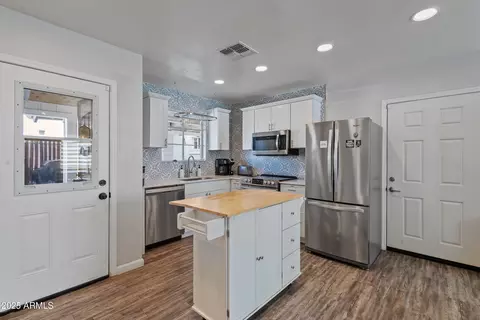 Kitchen - 4536 N 18th Dr, Phoenix, AZ 85015 photo 2 of 3