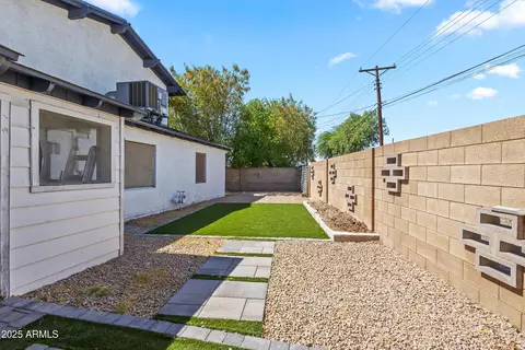 Exterior - 4536 N 18th Dr, Phoenix, AZ 85015 photo 4 of 6