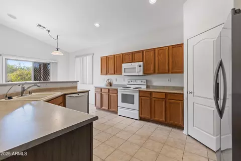 10326 E Idaho Ave, Mesa, AZ 85209 photo 7
