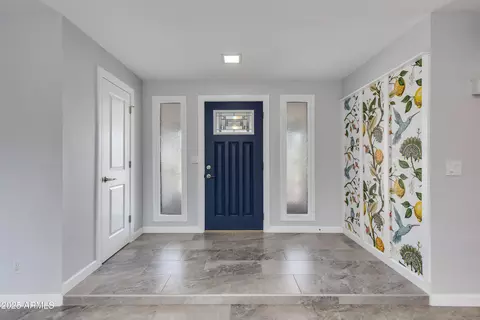 847 E Paradise Ln E, Phoenix, AZ 85022 photo 2