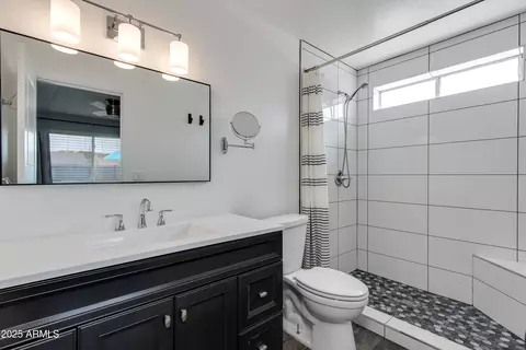 847 E Paradise Ln E, Phoenix, AZ 85022 photo 11