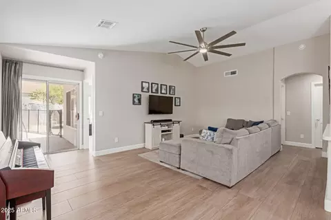 92 W Jasper Dr, Gilbert, AZ 85233 photo 5