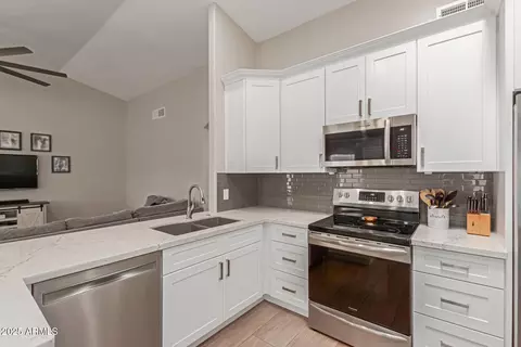 92 W Jasper Dr, Gilbert, AZ 85233 photo 8