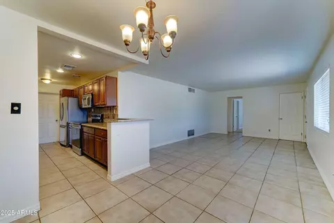 2340 W Earll Dr, Phoenix, AZ 85015 photo 12