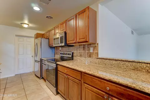 2340 W Earll Dr, Phoenix, AZ 85015 photo 6