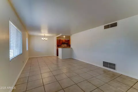 2340 W Earll Dr, Phoenix, AZ 85015 photo 11