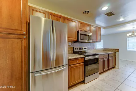 2340 W Earll Dr, Phoenix, AZ 85015 photo 7