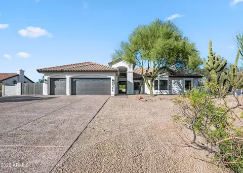 8246 E Juan Tabo Rd, Scottsdale, AZ 85255