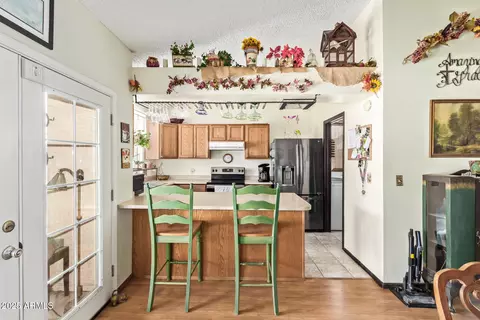 Kitchen - 1034 E Sequoia Dr, Phoenix, AZ 85024 photo 2 of 3