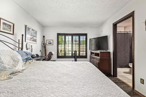 Bedroom - 1034 E Sequoia Dr, Phoenix, AZ 85024 photo 3 of 5