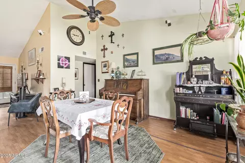 Dining - 1034 E Sequoia Dr, Phoenix, AZ 85024 photo 2 of 3